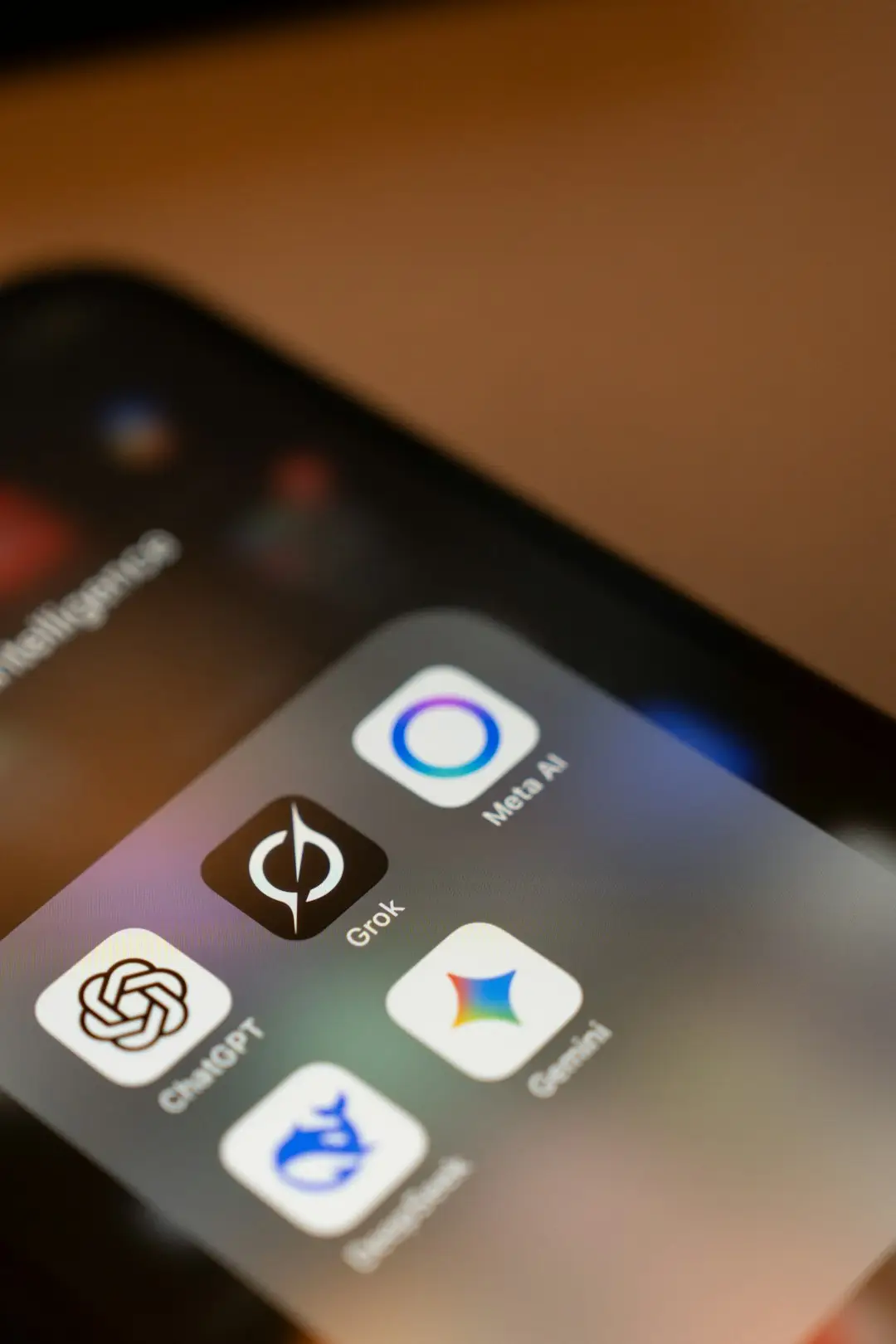 Applications d’intelligence artificielle sur smartphone utilisées pour rechercher un prestataire web